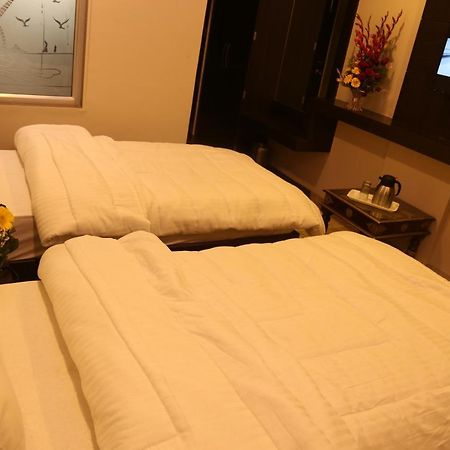 Hotel Marwar Excellency Mahamandir Bagian luar foto