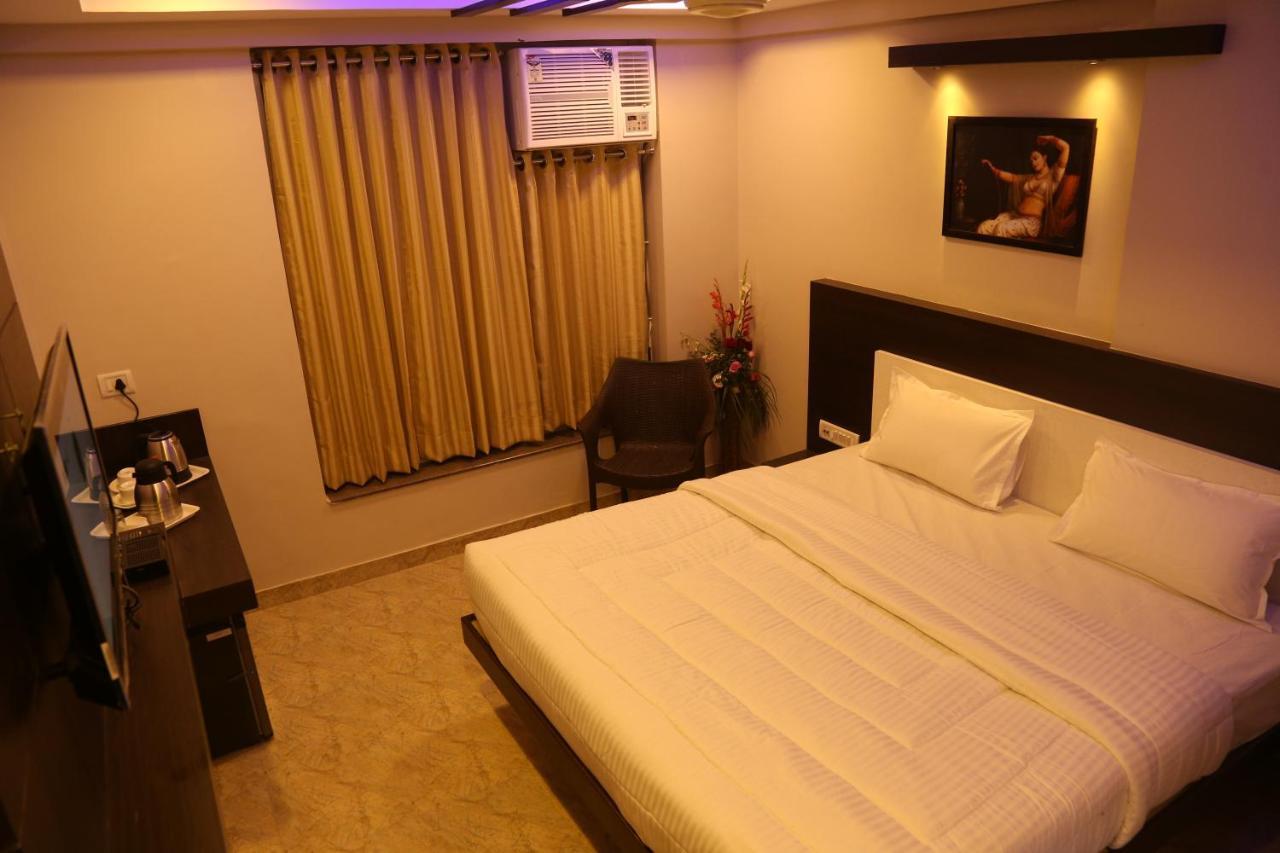 Hotel Marwar Excellency Mahamandir Bagian luar foto