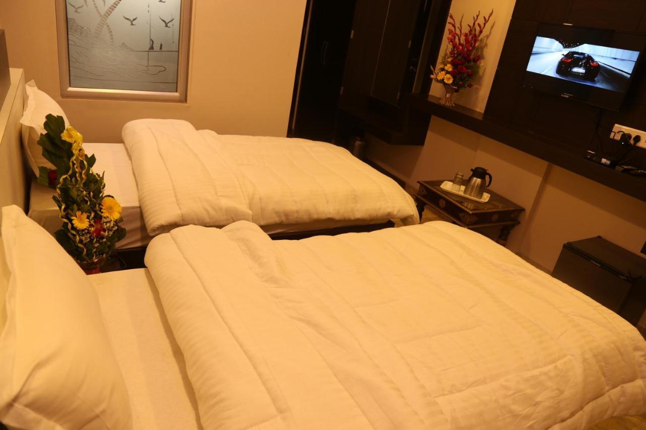 Hotel Marwar Excellency Mahamandir Bagian luar foto