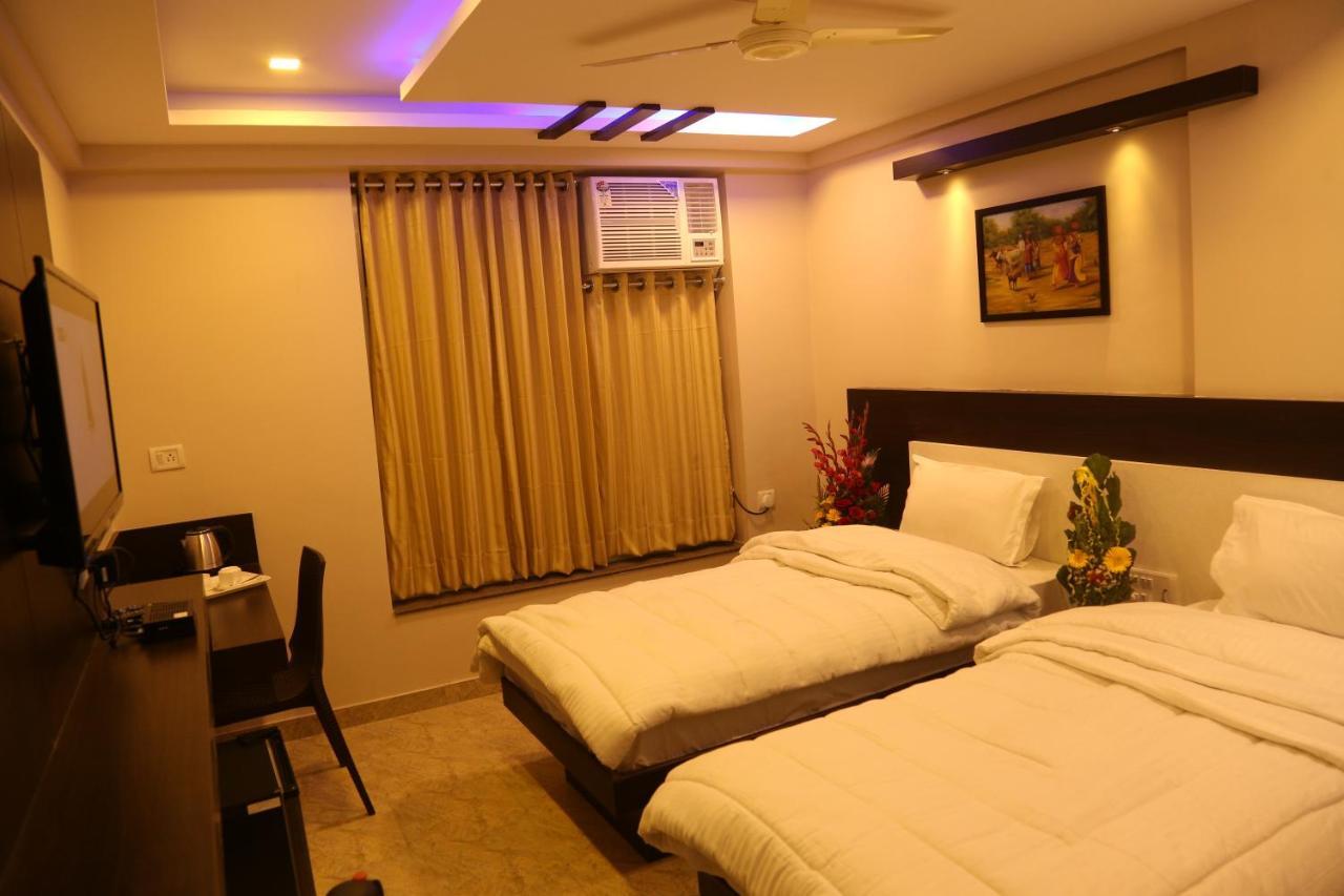 Hotel Marwar Excellency Mahamandir Bagian luar foto